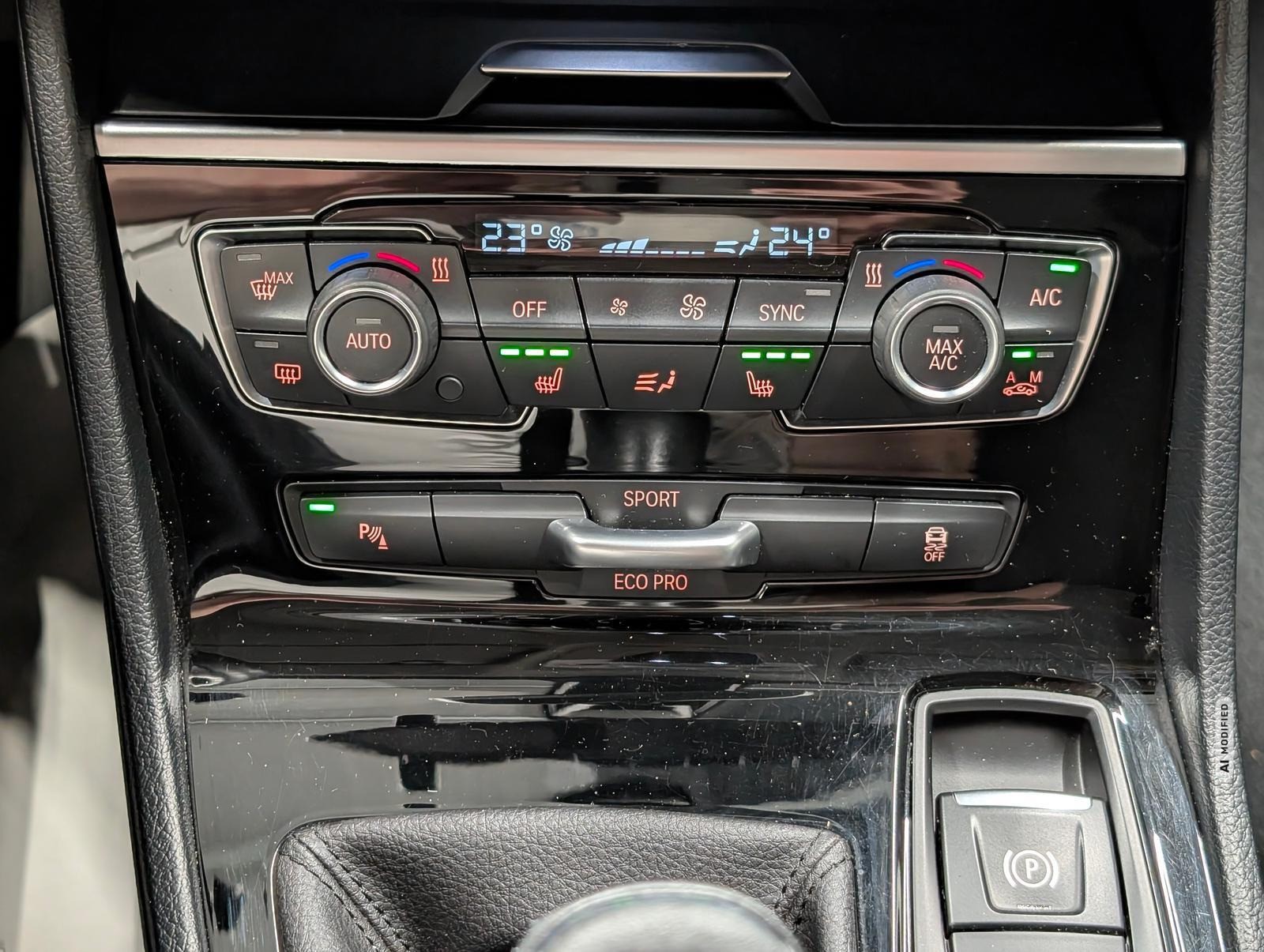 BMW 218 Active Tourer 218i Active Tourer SHZ/PDC/Kam/Tempom./16-LM