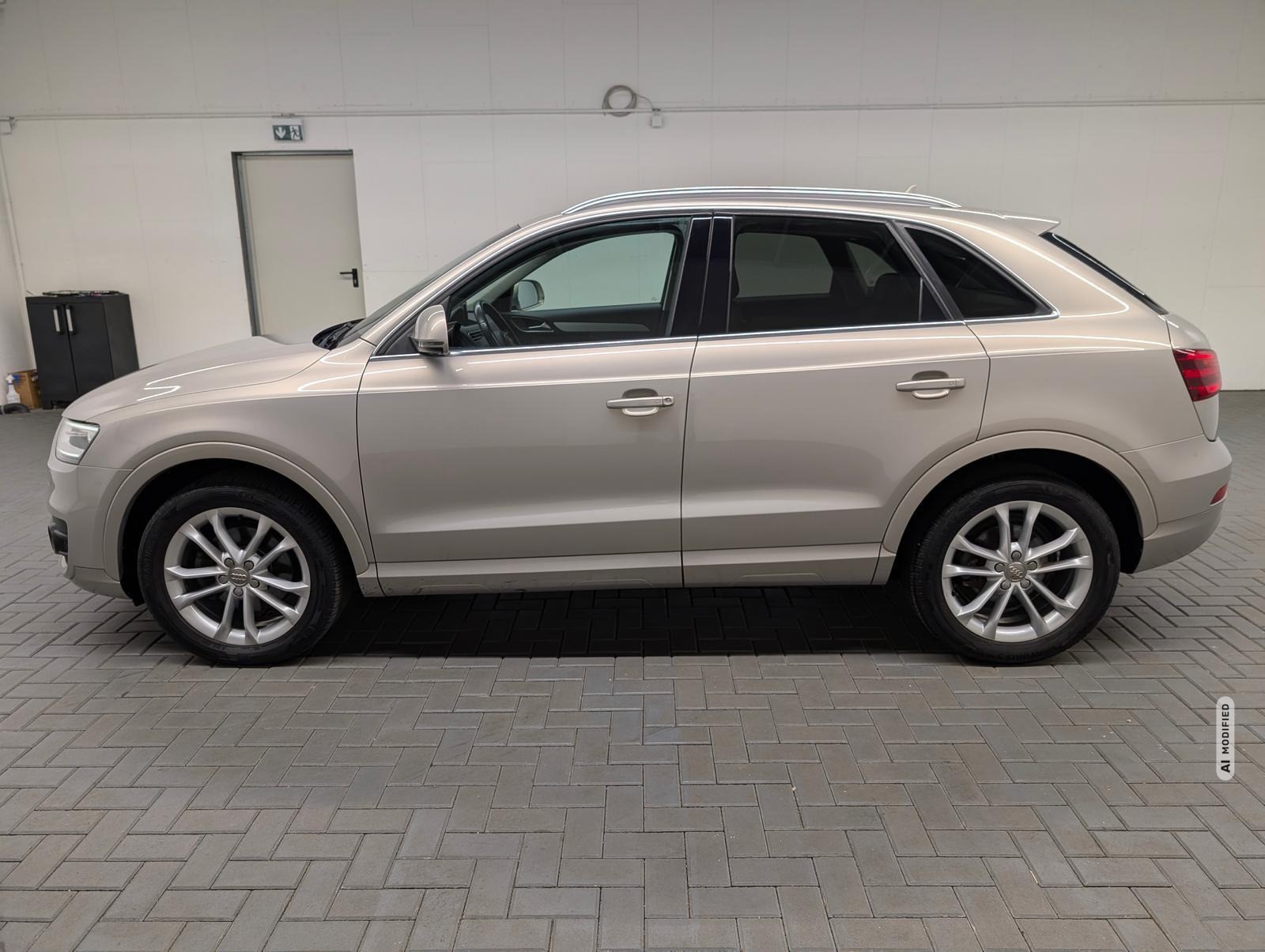 Audi Q3 quattro Bi-Xenon/Leder/Navi/SHZ/PDC/18-LM