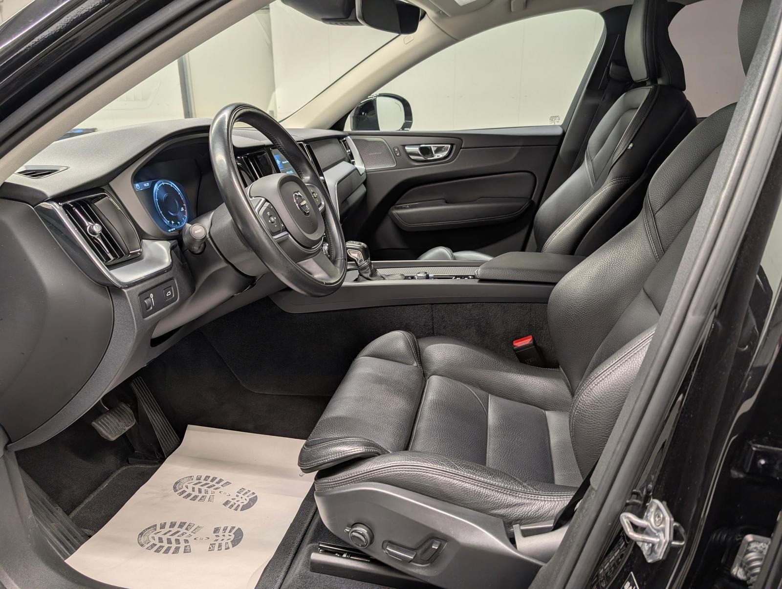 Volvo XC60 Momentum Matrix/Navi/AHK/elH/360°/H.-K./SHZ