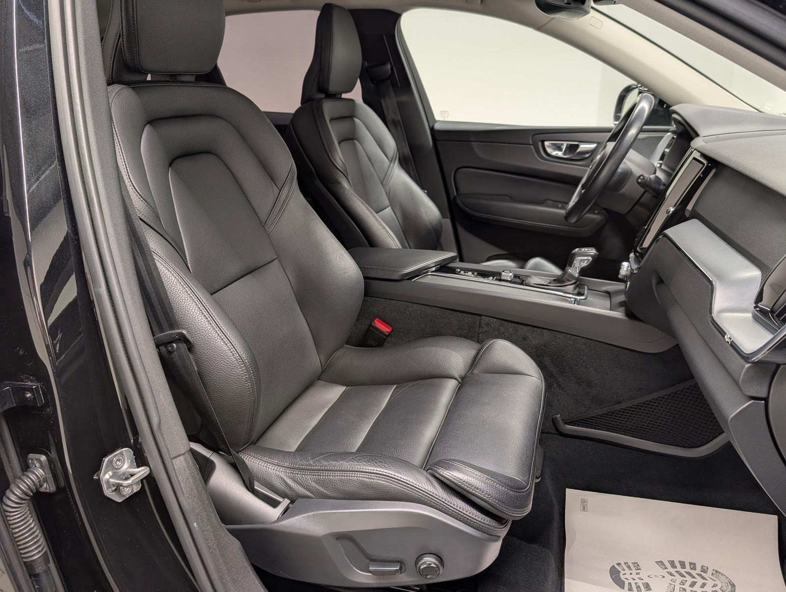 Volvo XC60 Momentum Matrix/Navi/AHK/elH/360°/H.-K./SHZ