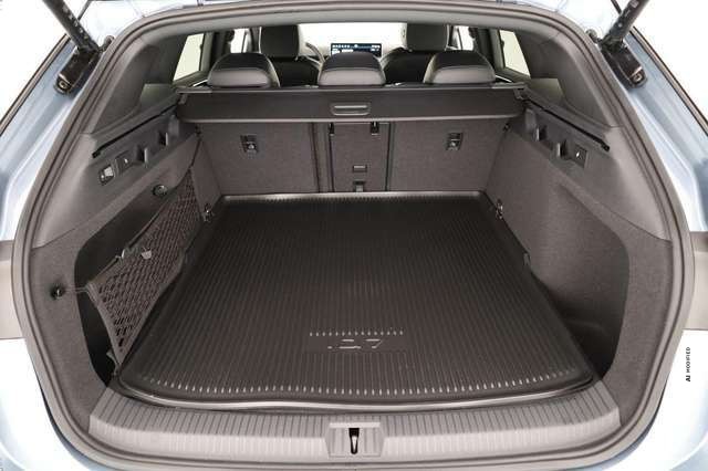 Volkswagen ID.7 Tourer Pro Black, AHK, HuD, IQ.Light, IQ.Drive, Ar