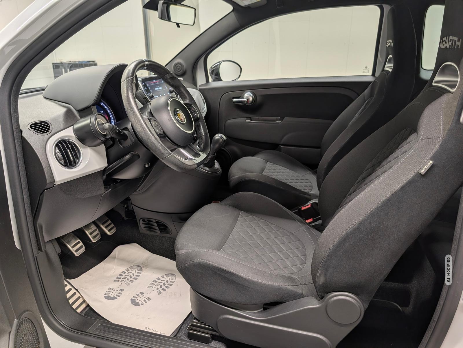 Abarth 595 Bi-Xenon/U-Connect/Beats/PDC/DAB/17-LM