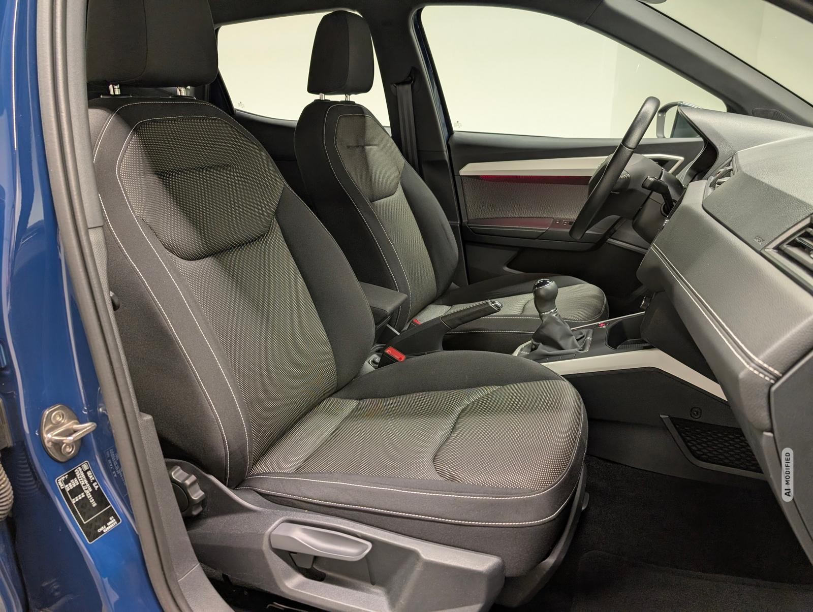 Seat Arona Xcellence SHZ/PDC/AHK/Tempom./Keyl./16-LM