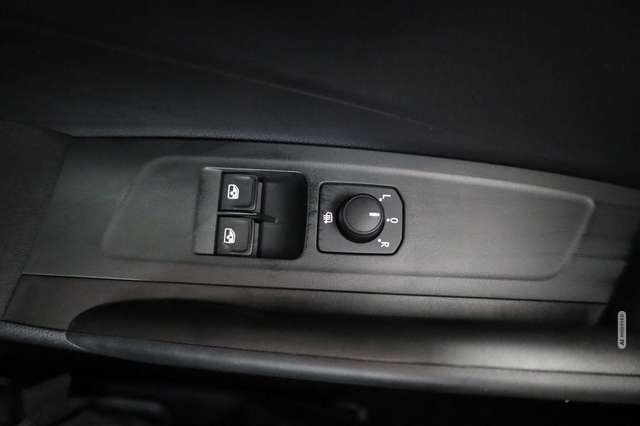 Skoda Fabia 1.0 TSI Selection, Park, Winterpaket, SmartLink, 4