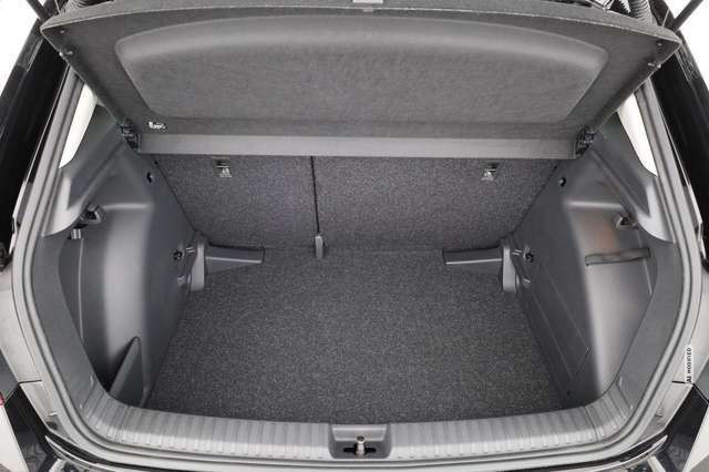 Skoda Fabia 1.0 TSI Selection, Park, Winterpaket, SmartLink, 4