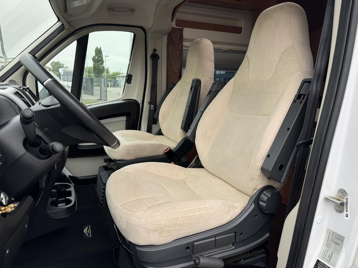 Malibu Van 640 LE Markise+Solar+Luftf+Absorber