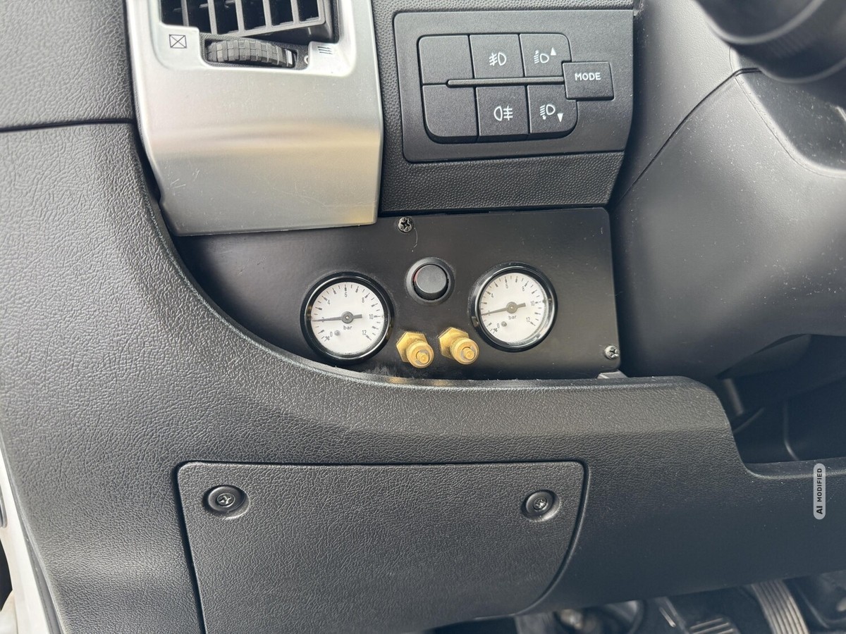 Malibu Van 640 LE Markise+Solar+Luftf+Absorber