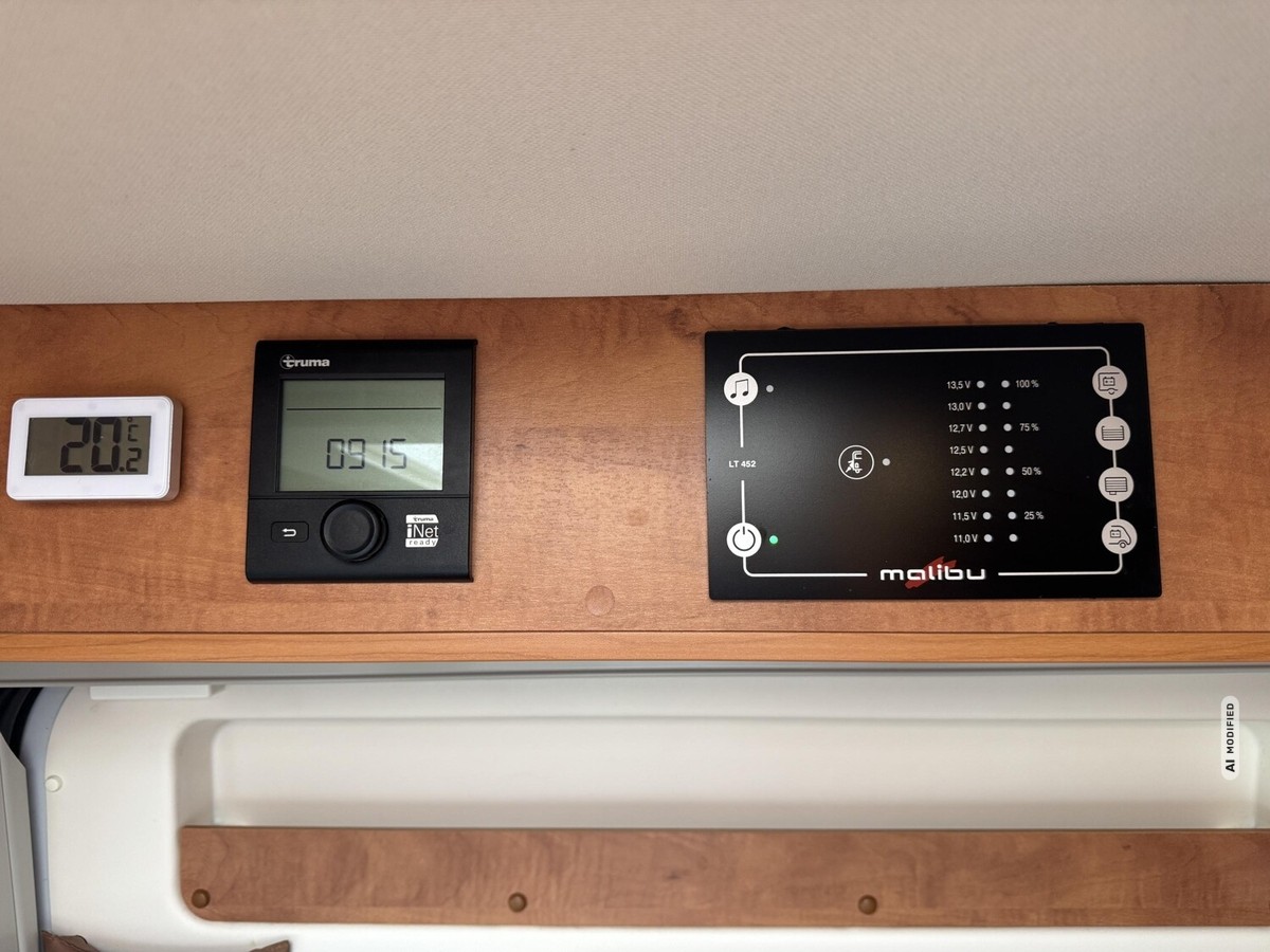 Malibu Van 640 LE Markise+Solar+Luftf+Absorber