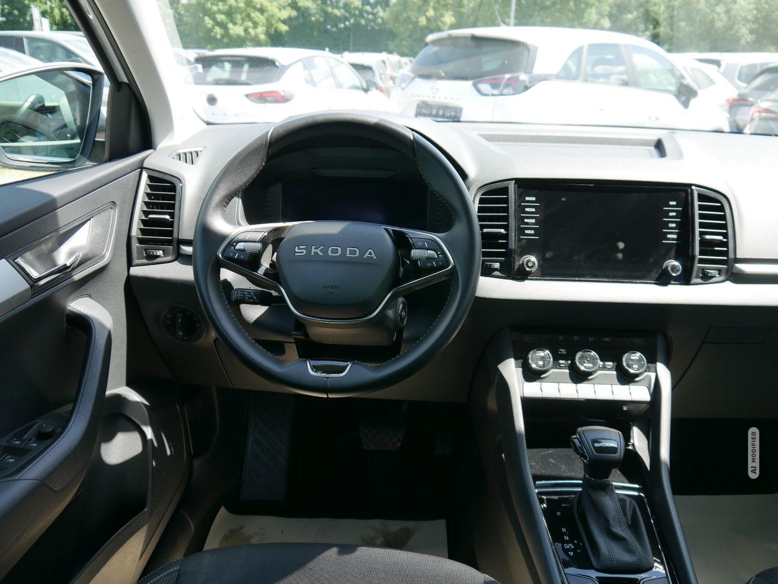 Skoda Karoq Selection 1.5 TSI DSG*ACC*PDC*KAMERA*TEMPOMAT*LED*SMARTLINK*KLIMA*RADIO*17