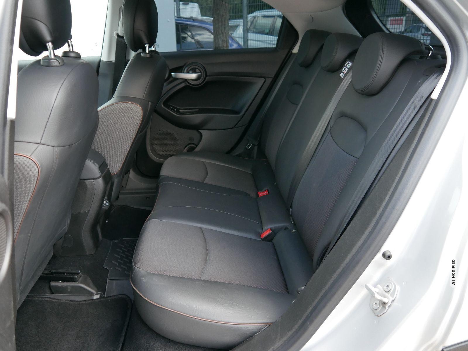 Fiat 500X 1.3 FIREFLY TURBO 4x2 LOUNGE*NAVI*PDC*SHZ*TEMPOMAT*KLIMA*TEIL-LEDER*16-ZOLL