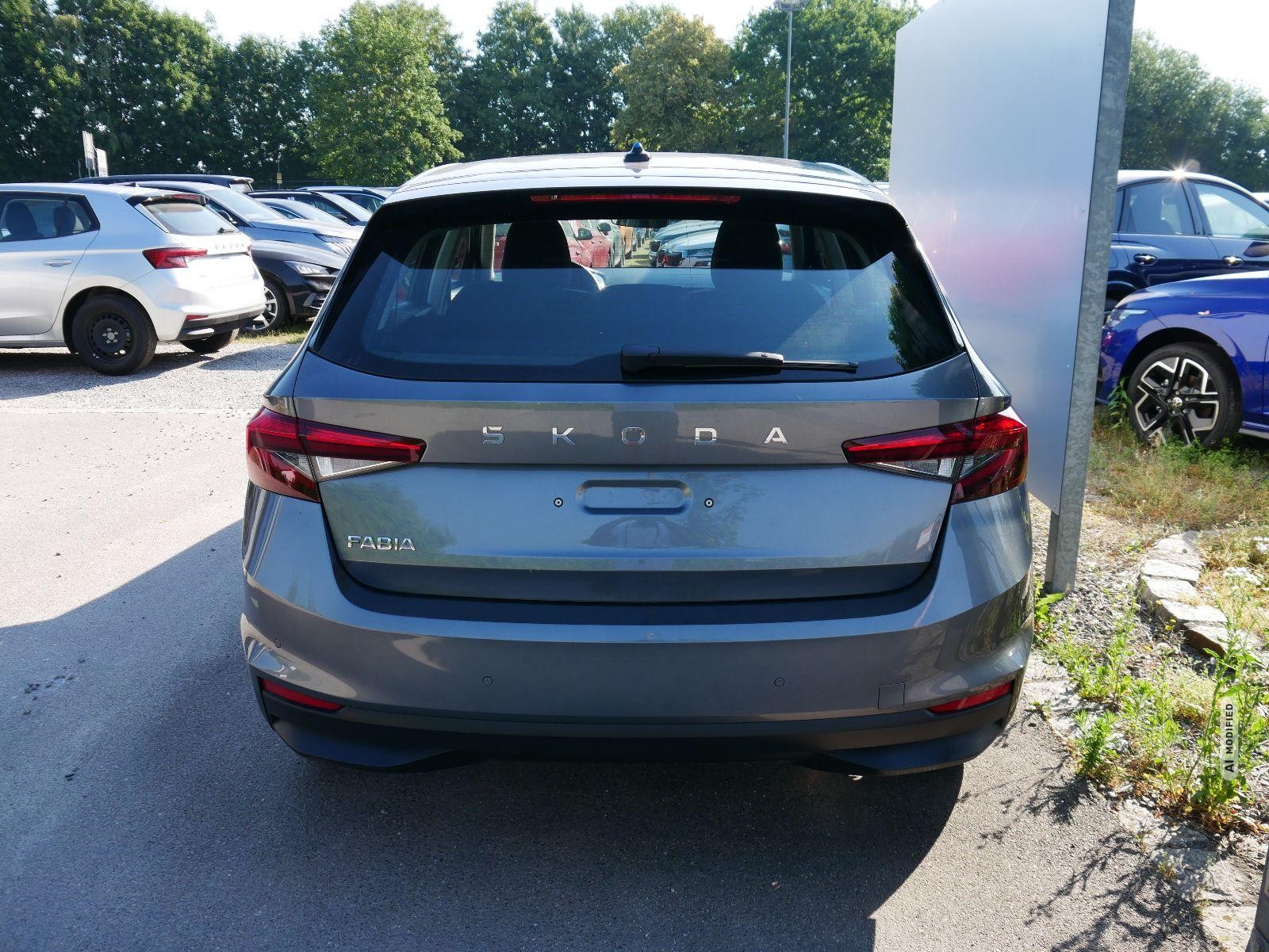 Skoda Fabia Selection 1.0 TSI  *LED*PDC-HI*SMARTLINK*SHZ*BLUETOOTH*FRONT-ASSIST