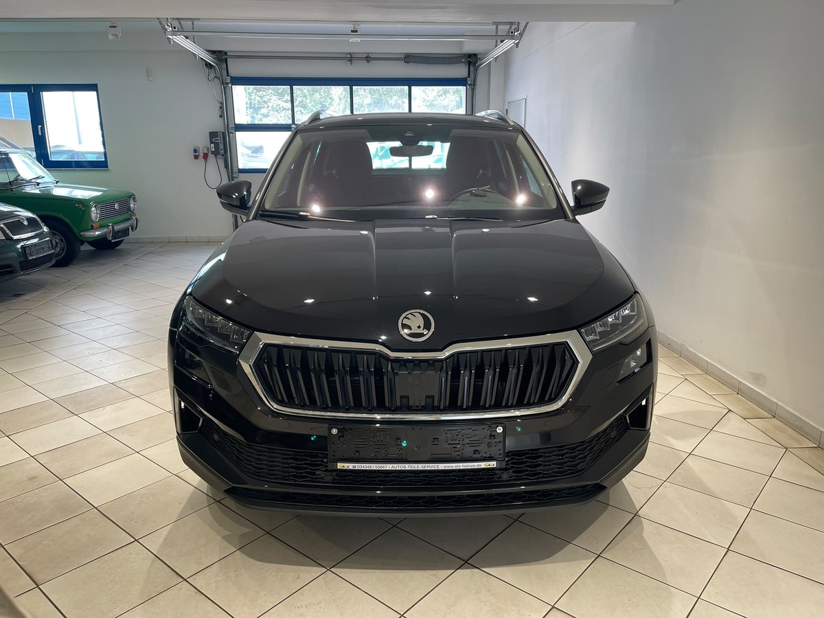 Skoda Karoq 1.5 TSI DSG  AHK LED APP 5J Garantie Winterpaket