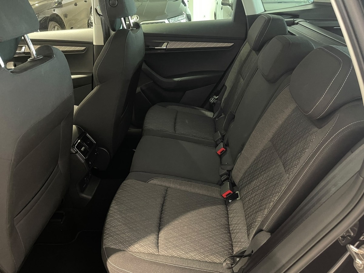 Skoda Karoq 1.5 TSI DSG  AHK LED APP 5J Garantie Winterpaket
