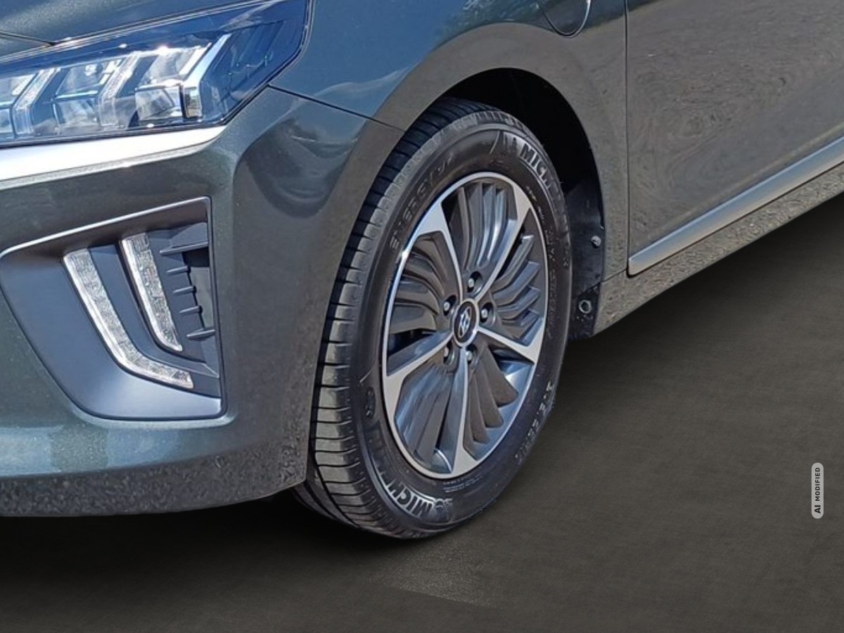Hyundai IONIQ 1.6 GDI Style PHEV PDC Kamera Sitzh. 