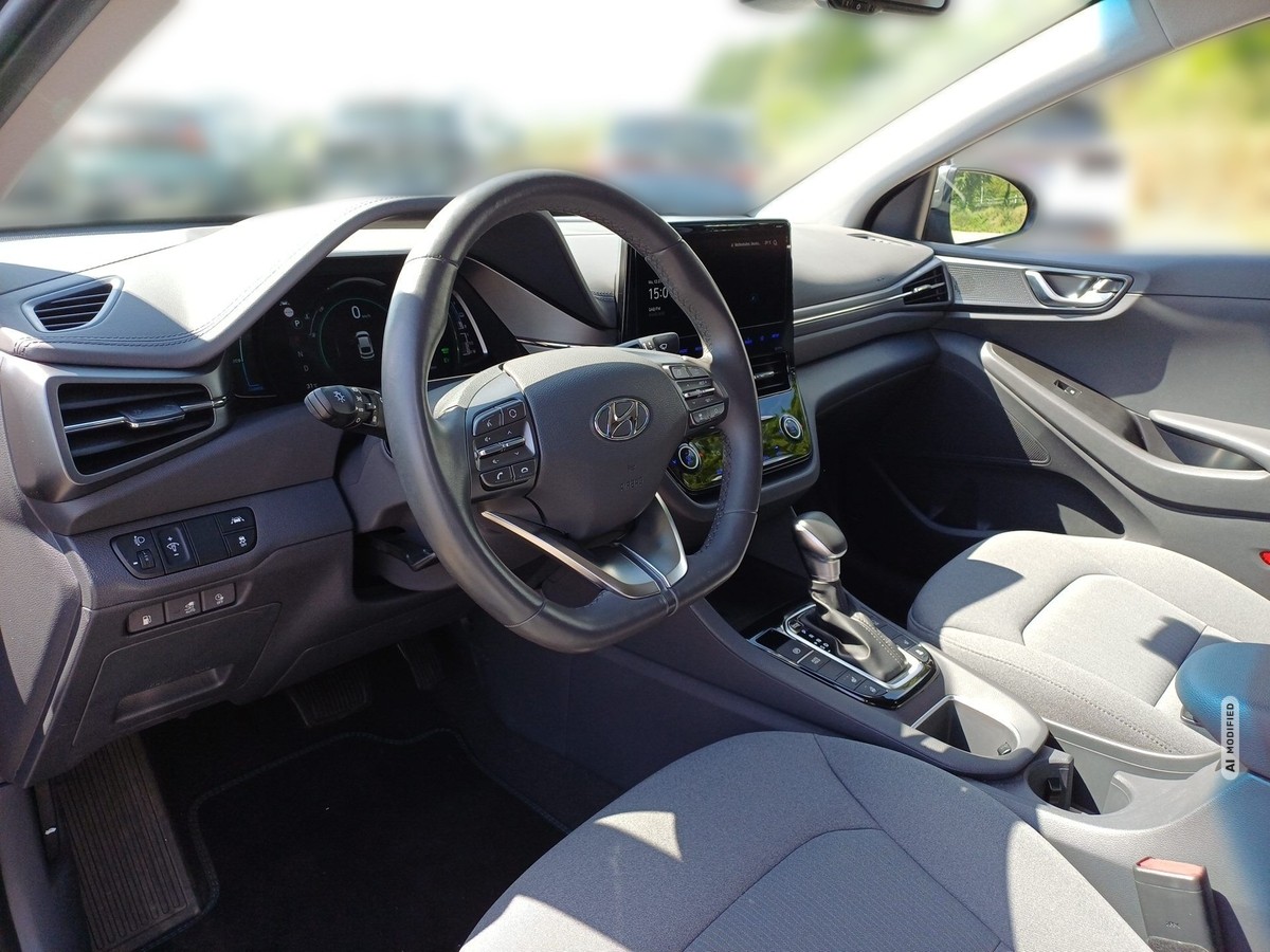 Hyundai IONIQ 1.6 GDI Style PHEV PDC Kamera Sitzh. 