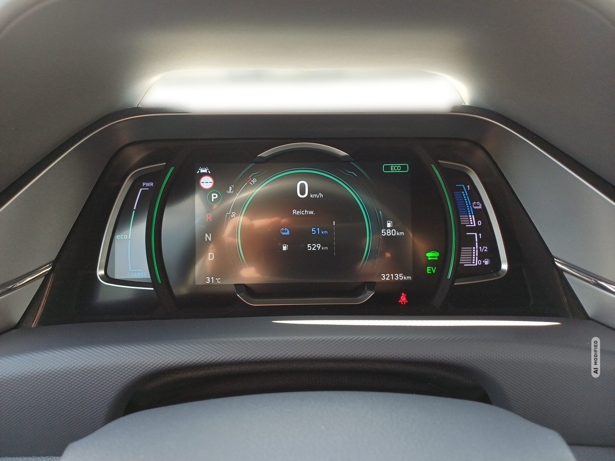 Hyundai IONIQ 1.6 GDI Style PHEV PDC Kamera Sitzh. 