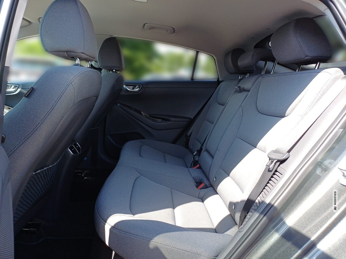 Hyundai IONIQ 1.6 GDI Style PHEV PDC Kamera Sitzh. 