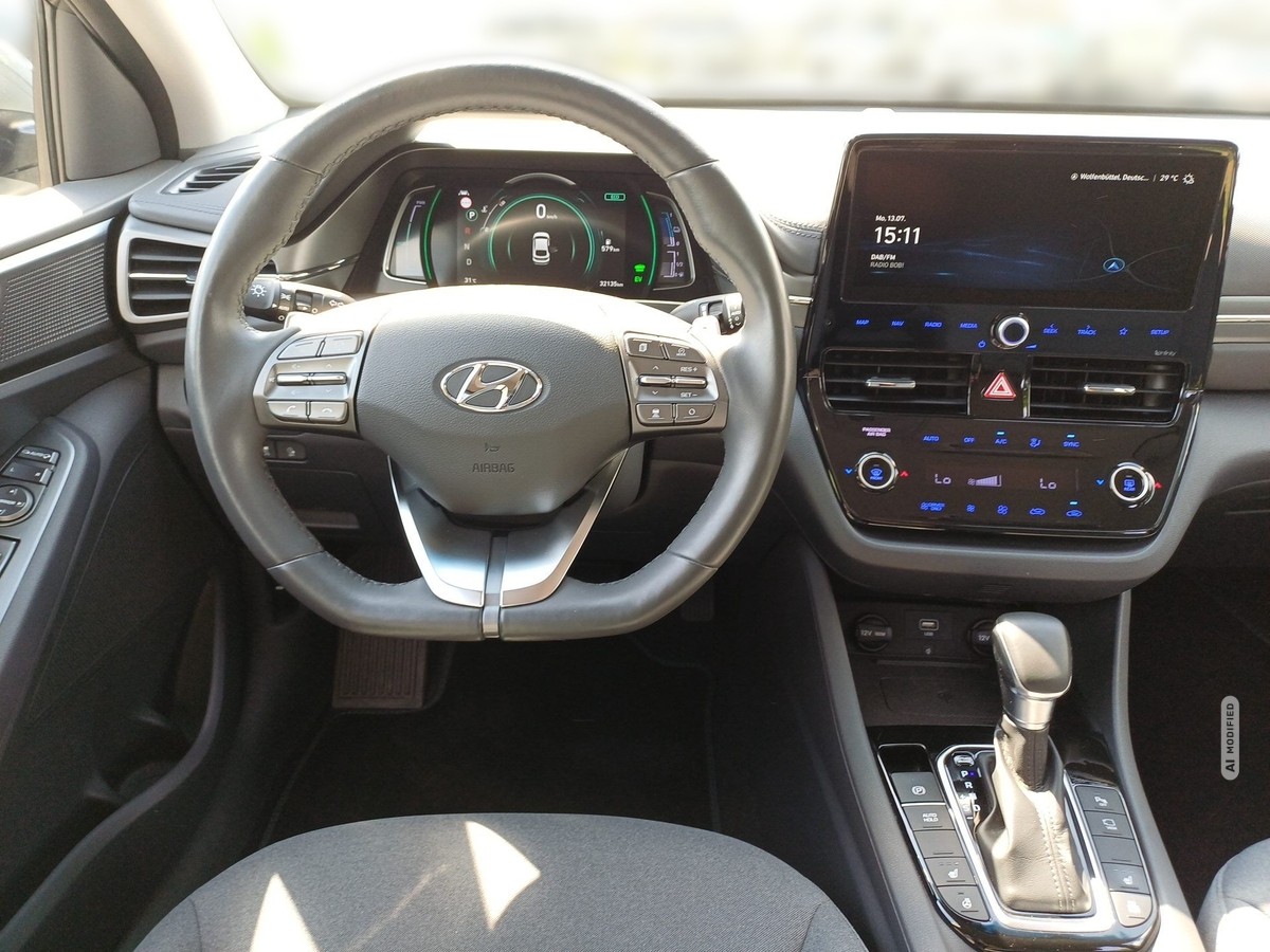 Hyundai IONIQ 1.6 GDI Style PHEV PDC Kamera Sitzh. 
