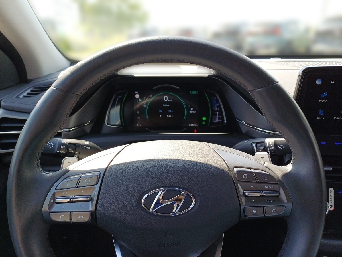 Hyundai IONIQ 1.6 GDI Style PHEV PDC Kamera Sitzh. 