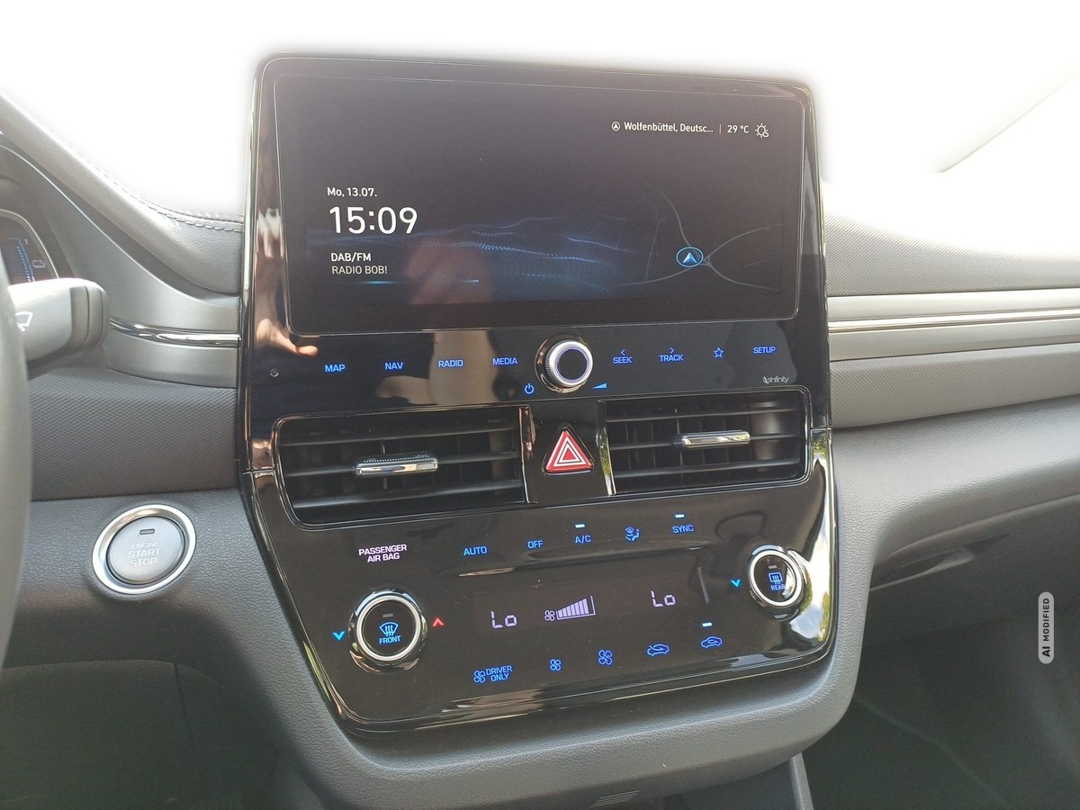 Hyundai IONIQ 1.6 GDI Style PHEV PDC Kamera Sitzh. 