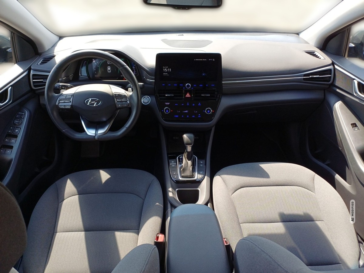 Hyundai IONIQ 1.6 GDI Style PHEV PDC Kamera Sitzh. 
