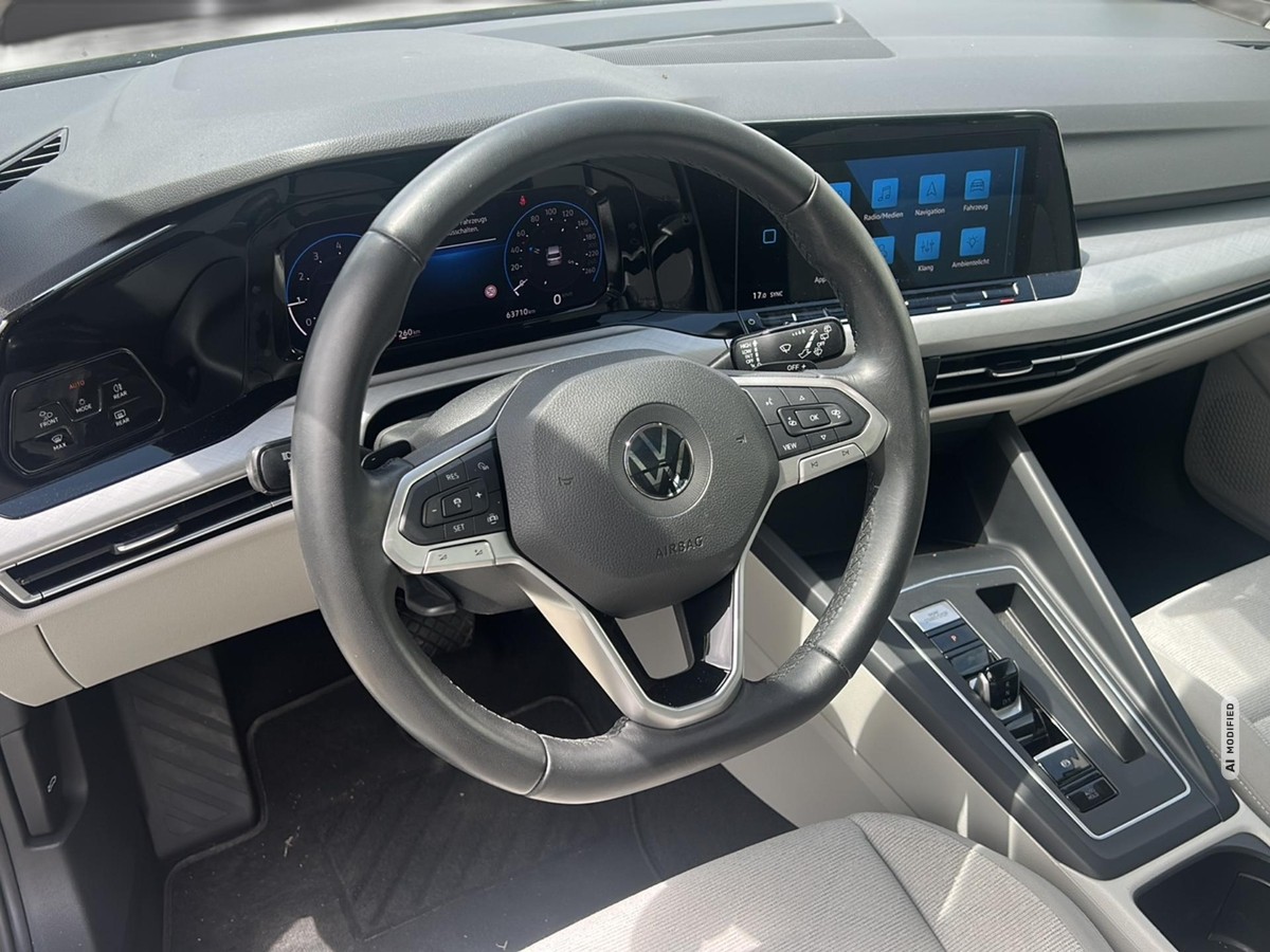 Volkswagen Golf VIII  eTSI Life  *LED*NAVI*KLIMA*PANO*