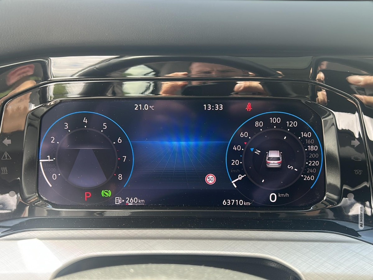 Volkswagen Golf VIII  eTSI Life  *LED*NAVI*KLIMA*PANO*