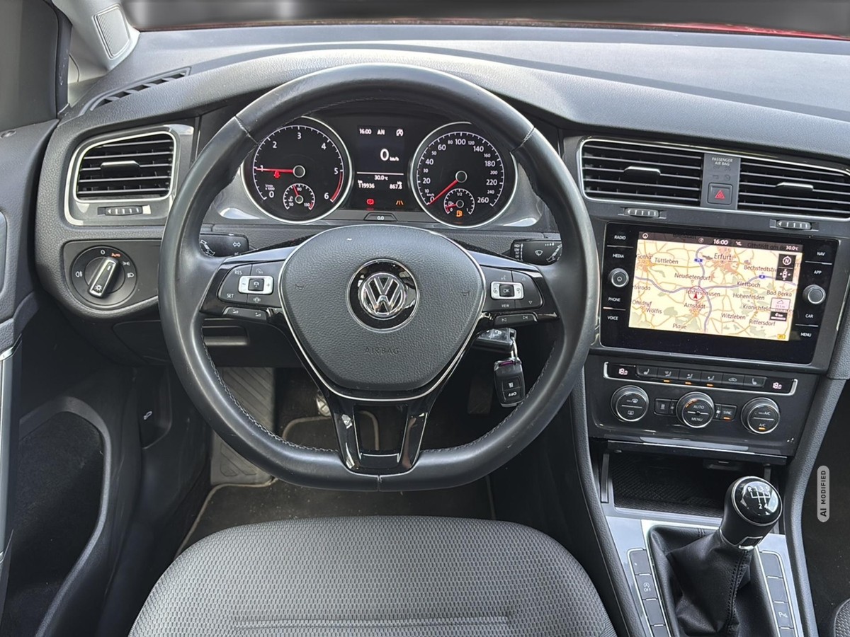 Volkswagen Golf VII 1.6 TDI Comfortline *SHZ*PDC*NAVI*KLIMA