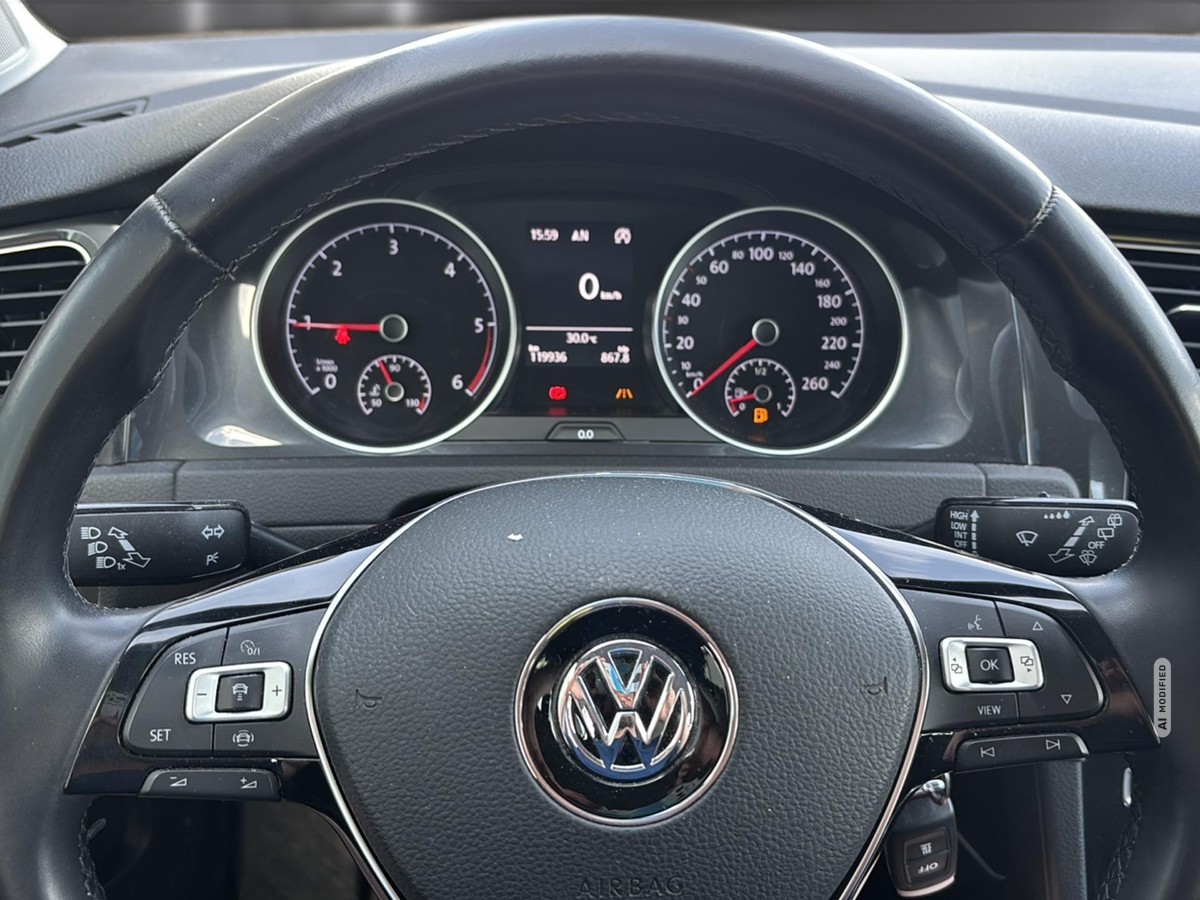 Volkswagen Golf VII 1.6 TDI Comfortline *SHZ*PDC*NAVI*KLIMA