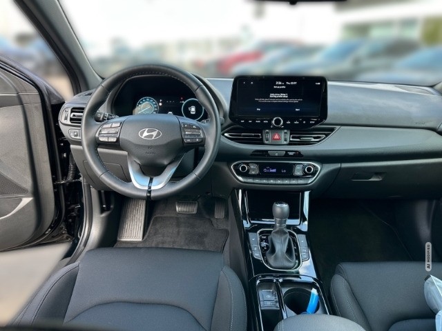 Hyundai i30 FL Kombi (MY25) 1.5 T-GDI (140 PS) 48V 7-DCT 2WD Advantage Plus-Paket