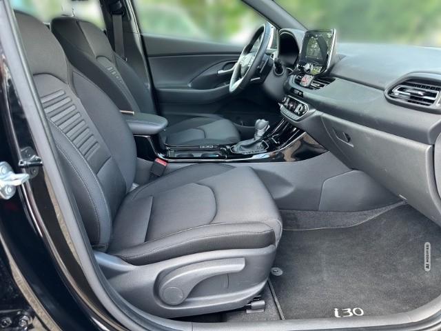 Hyundai i30 FL Kombi (MY25) 1.5 T-GDI (140 PS) 48V 7-DCT 2WD Advantage Plus-Paket