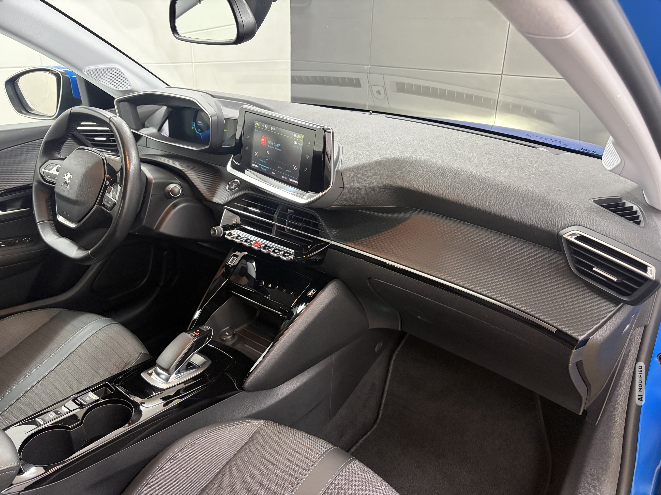 Peugeot 208 e- Allure+180*Kam+LED+SHZ+Temp+DAB+Digital