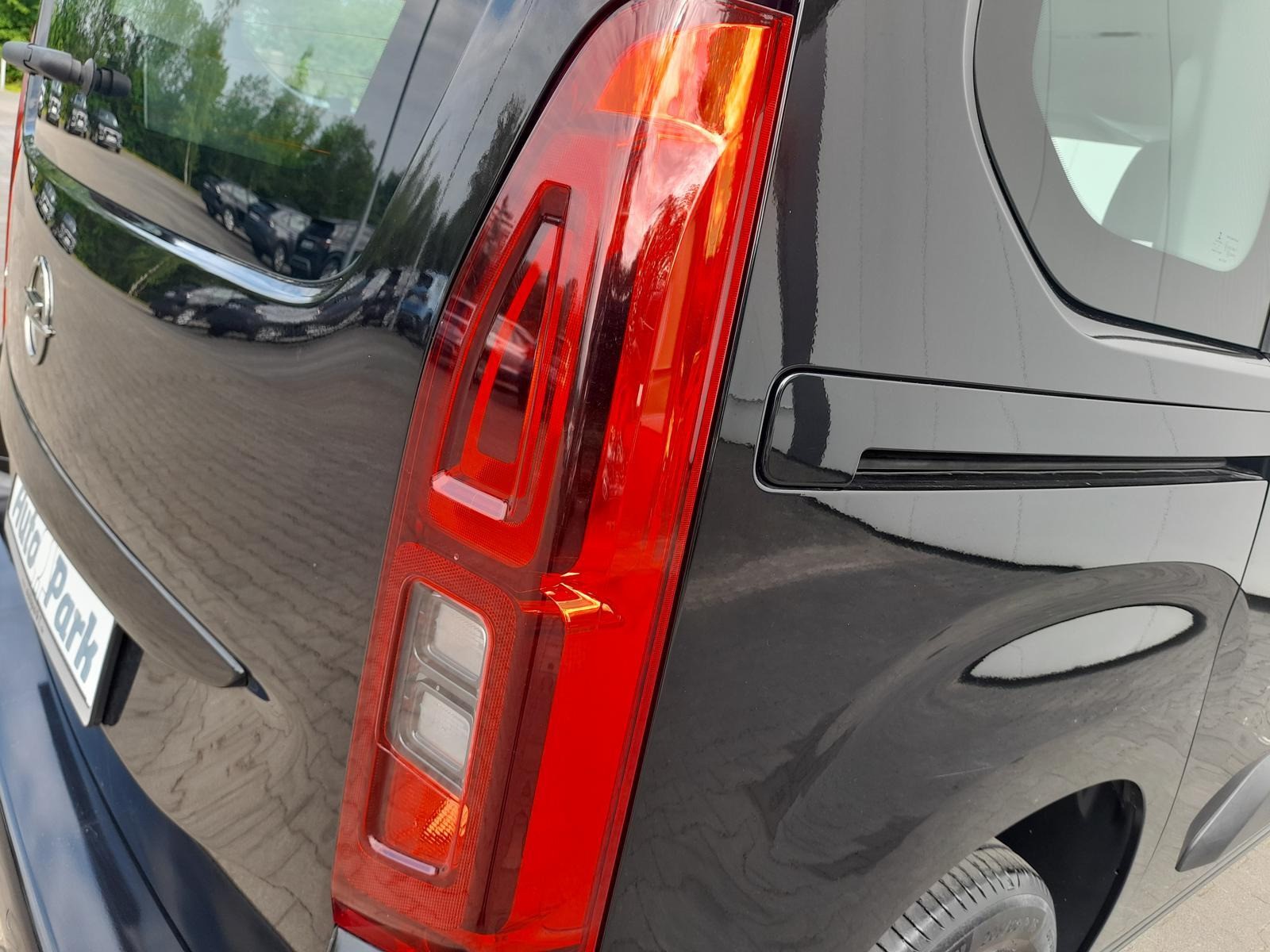 Opel Combo Life Edition NAVI~2xPDC~RFK~APP~KLIMAAUTO