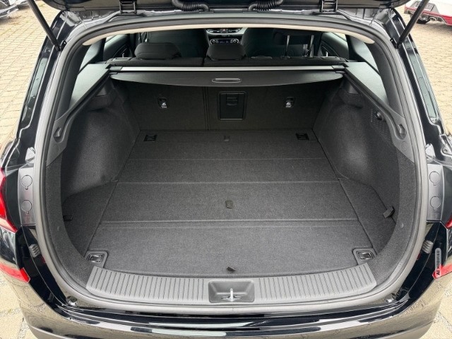 Hyundai i30 1.5 cw Trend +KLIMA+NAVI+PDC+RFK+DAB+UVM+