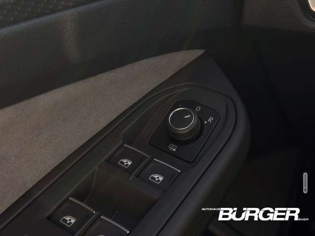 Volkswagen Golf VIII R-Line eTSI Navi Digitales Cockpit ACC LED Sp