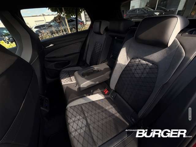 Volkswagen Golf VIII R-Line eTSI Navi Digitales Cockpit ACC LED Sp