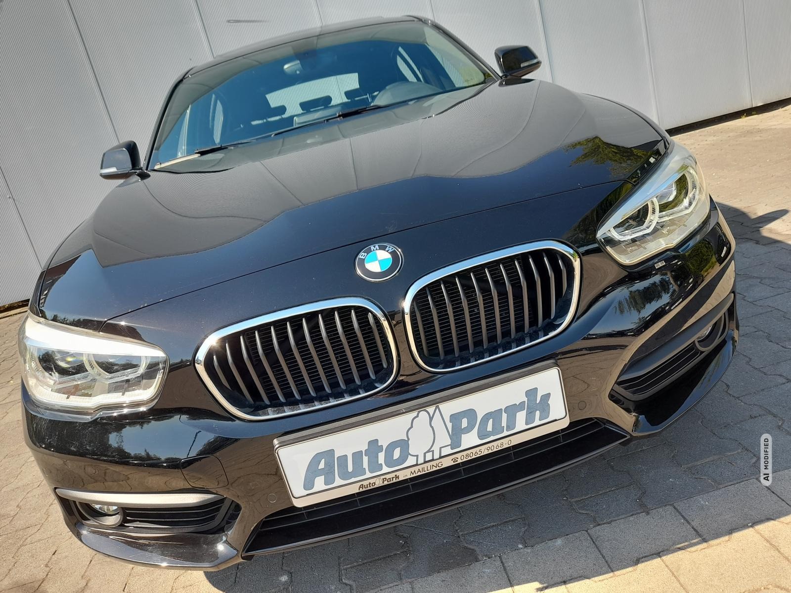 BMW 118 i Advantage NAVI~SHZ~2xPDC~RFK~AHK~SCHIEBEDACH
