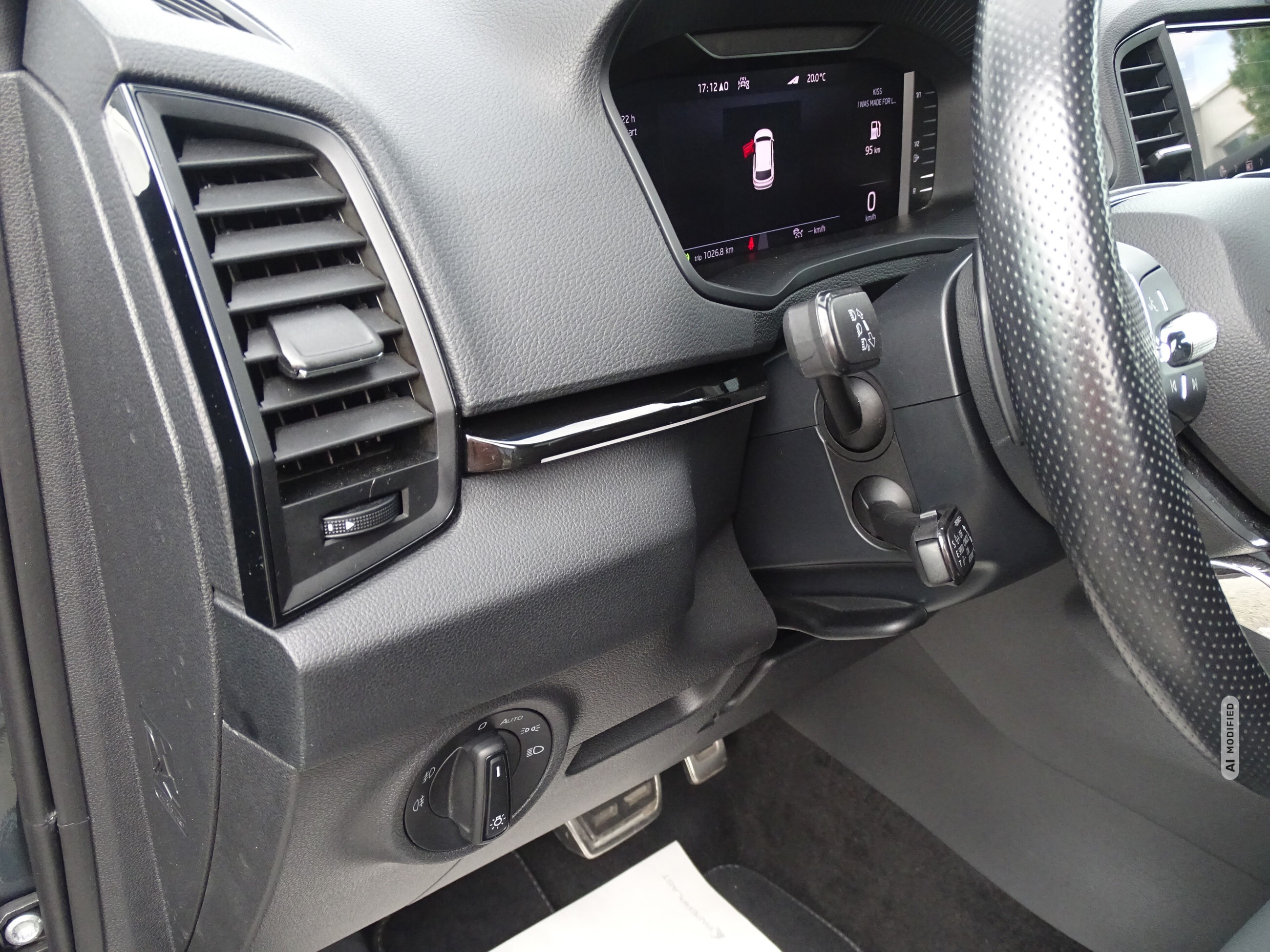 Skoda Karoq 1.5 Sportline*DSG*LED*PANO*SHZ*AHK*CARPLAY