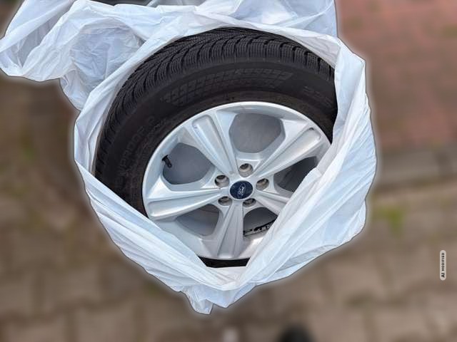 Ford Kuga ST-Line Navi Bi-Xenon Kamera LenkrHzg Sony El.Heck