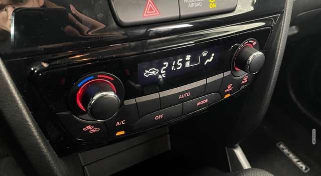 Suzuki Vitara 1.4 Comfort + Facelift Navi Leder LED Kamera ACC S