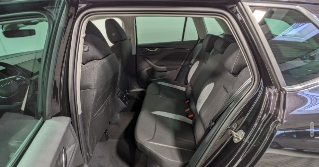 Skoda Kamiq Tour 1.0TSI DSG Matrix-LED Navi AHK Fahras.