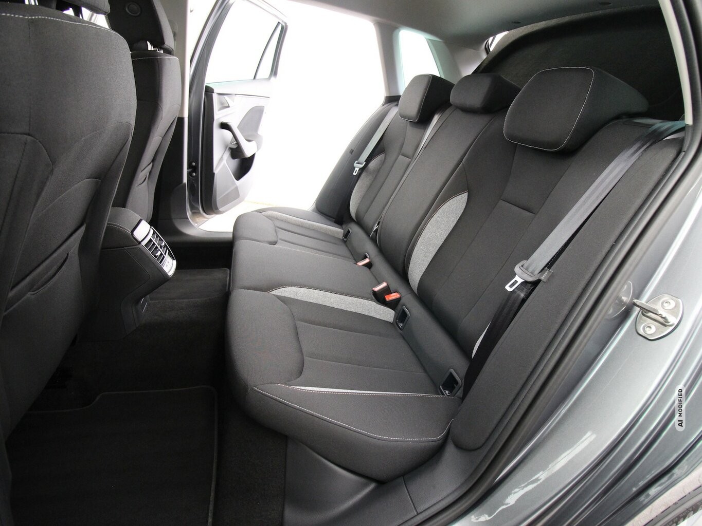 Skoda Kamiq TSI OPF 7-DSG Selection LED+KAMERA+ACC...