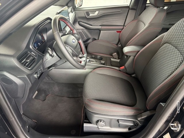 Ford Kuga ST-Line 1.5 EcoBoost +LED+RFK+PDC+SZH+NAVI+M&S+DAB+