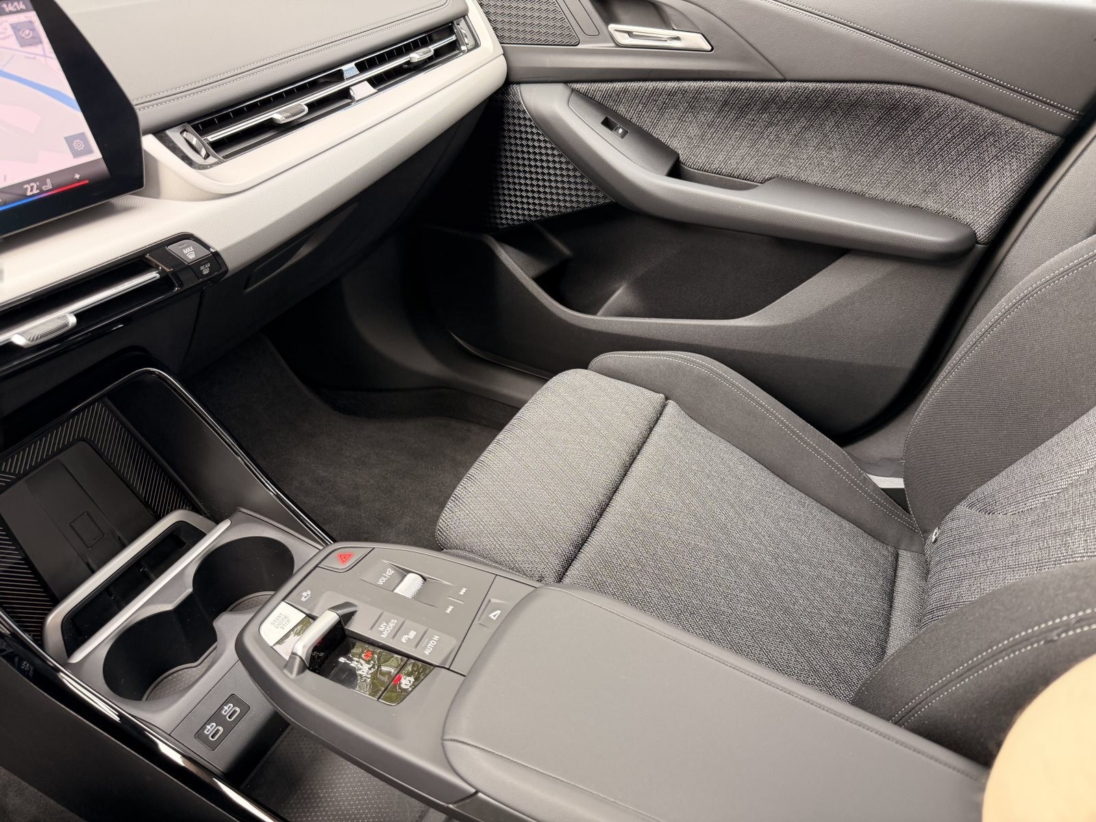 BMW 220 Active Tourer AHK Sport HeadUp LiveCockpit Prof Adapt LED