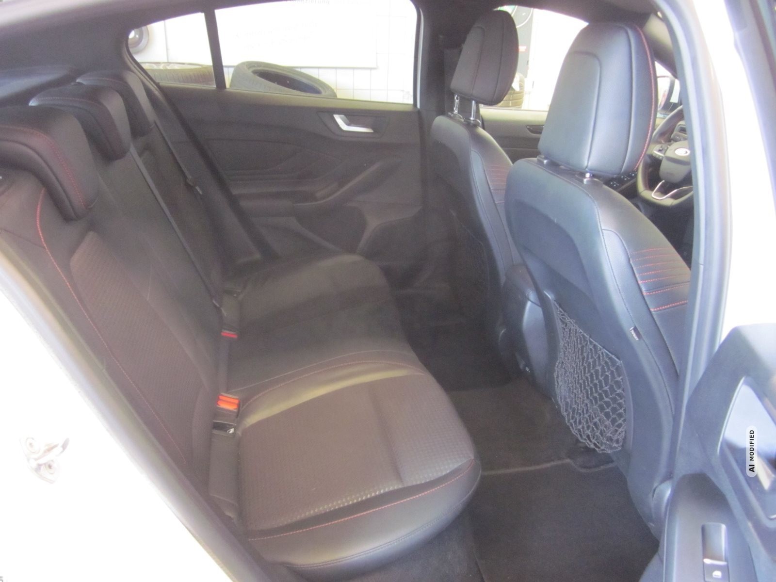 Ford Focus 2.0 ECOBLUE 5-TÜRER ST-LINE NAVI LED GRA DESIGN & COMFORT PAKET