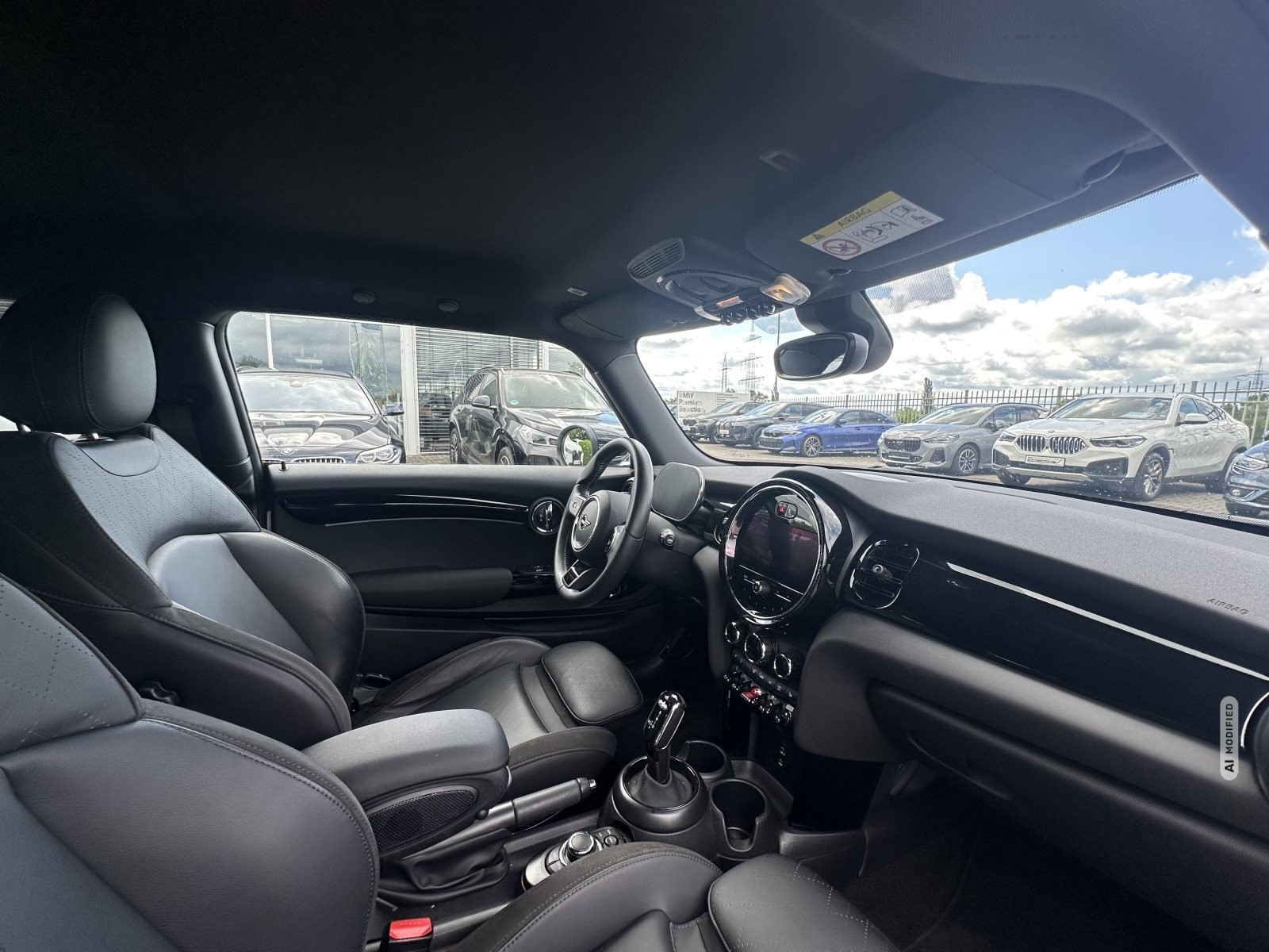 MINI Cooper S 3-TÜRER CLASSIC TRIM DKG LEDER NAVI LED RFK GRA KOMFORTZG DAB