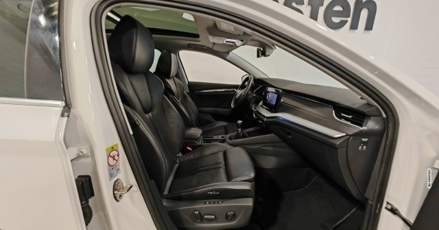 Skoda Octavia Combi Style 1.5TSI MTRX HUD ACC DCC DAB+
