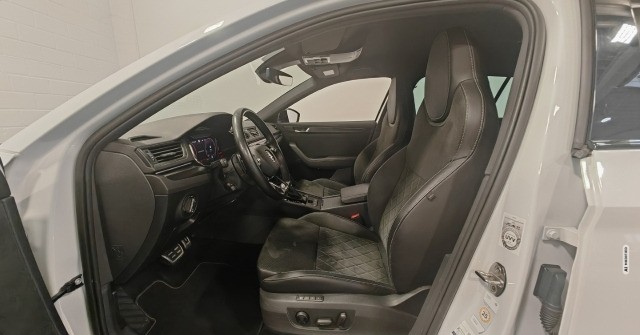 Skoda Superb Combi Sportline 2.0 TDI MTRX DCC ACC CarPlay