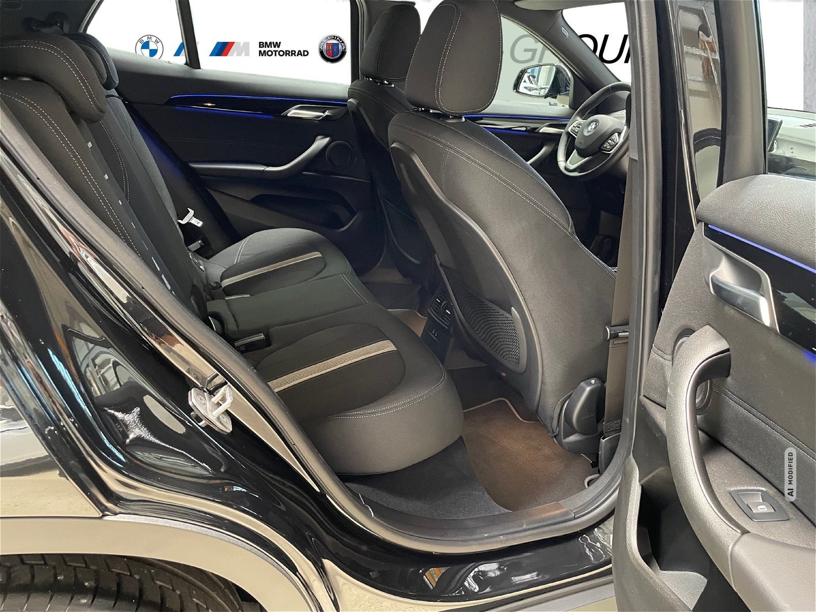 BMW X2 PARKASSISTENT LED PANO NAVI AHK ALU 18