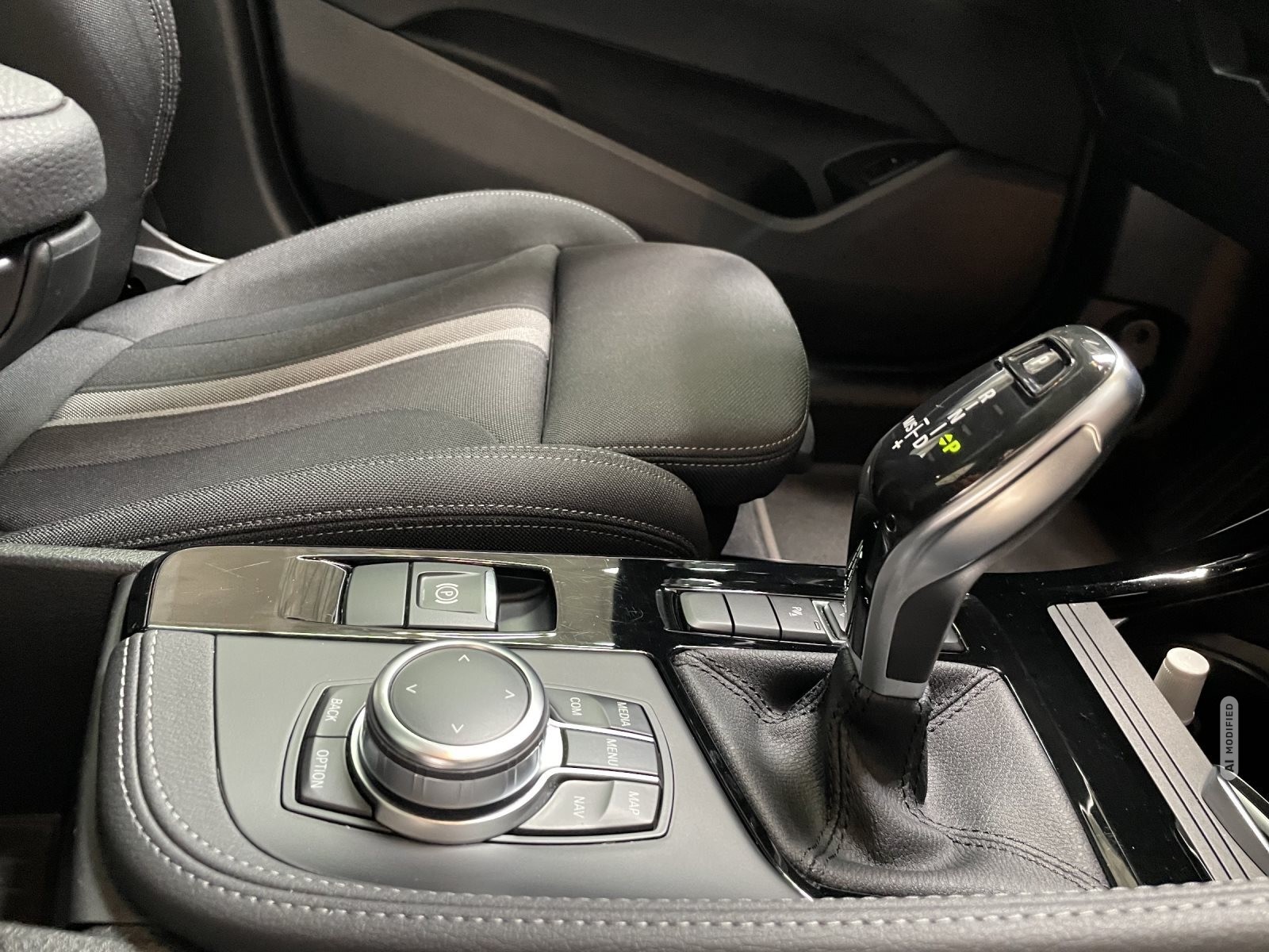 BMW X2 PARKASSISTENT LED PANO NAVI AHK ALU 18